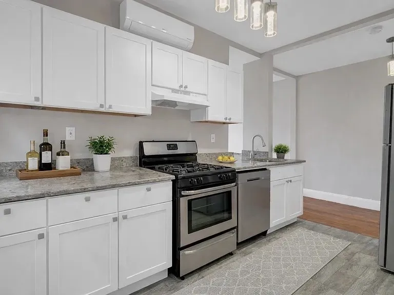 321 Summit Ave, Brighton