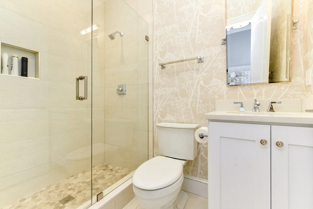 846 East Broadway, South Boston