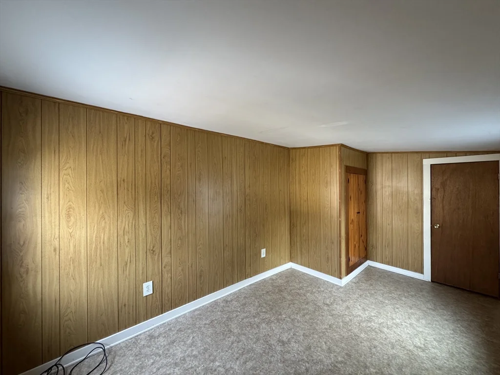 1 Cammetts Ct, Amesbury