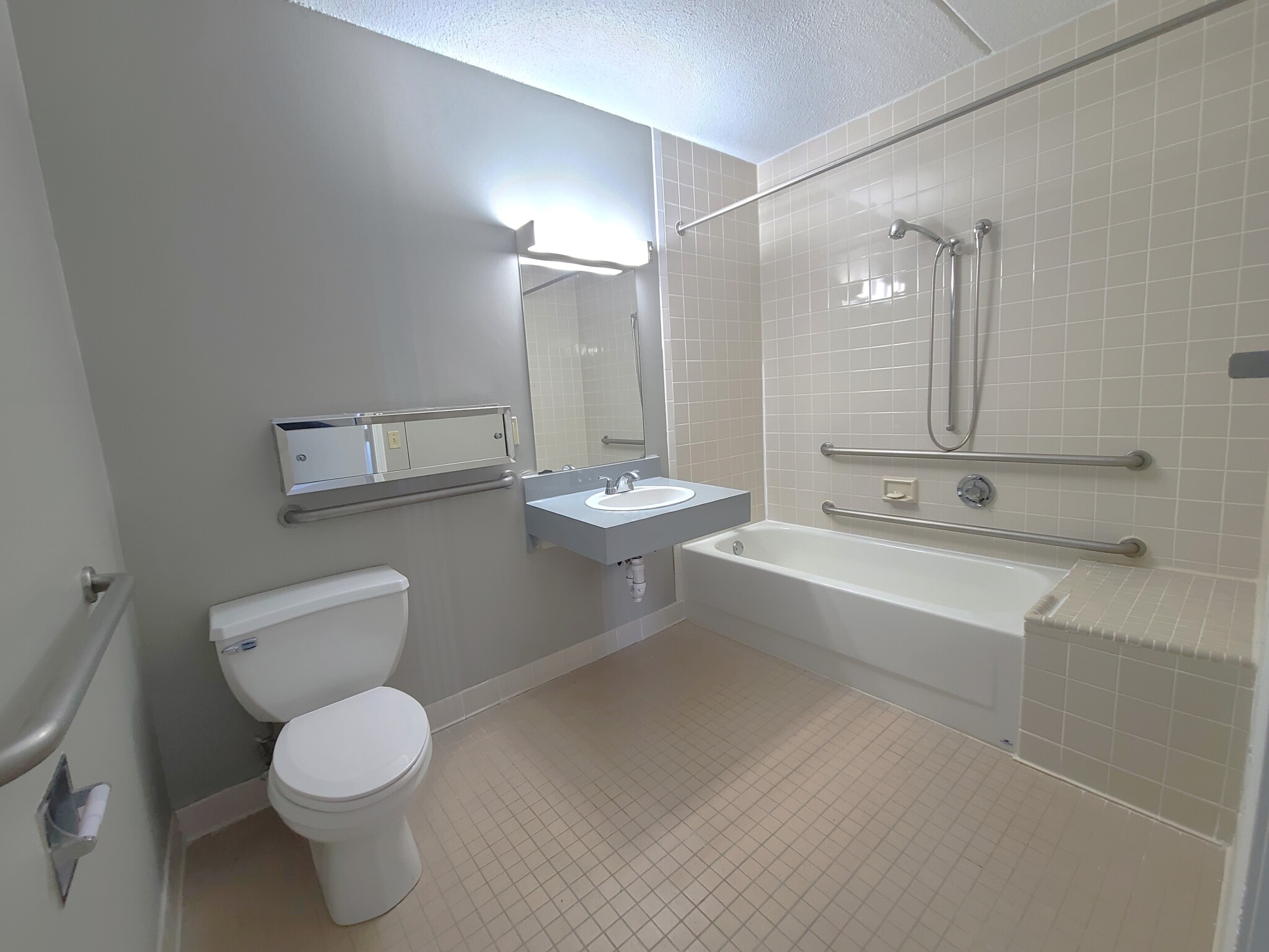 65 North Point Dr, Dorchester