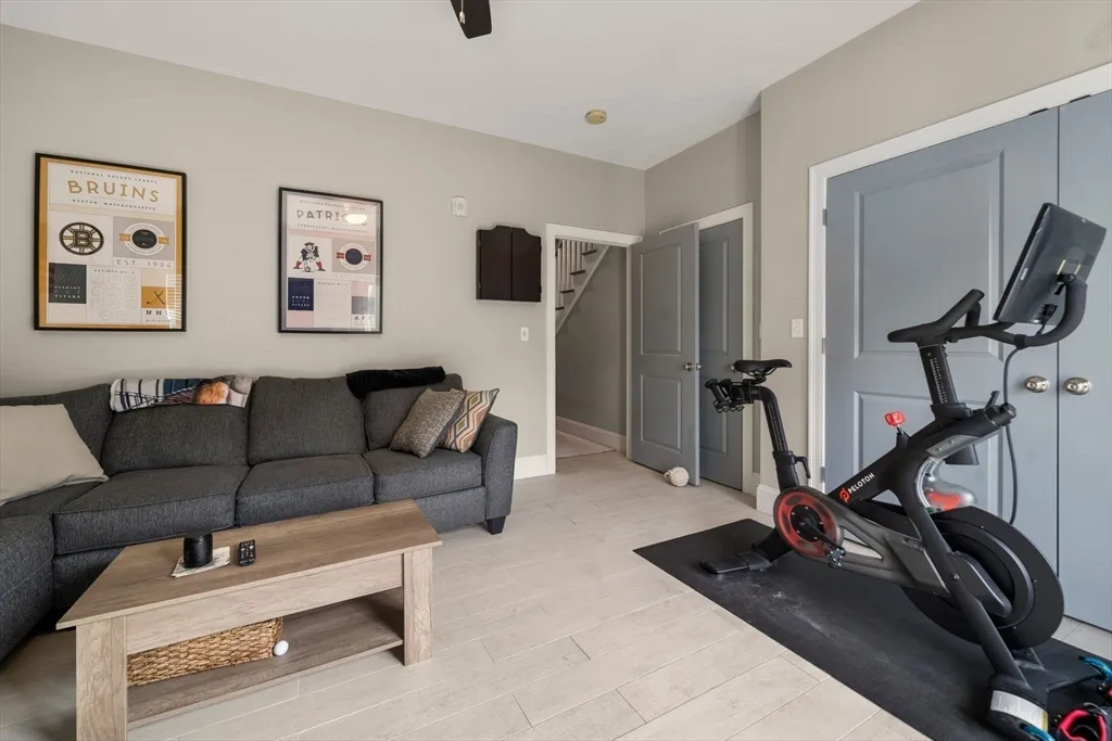 30 Park St, Fields Corner East