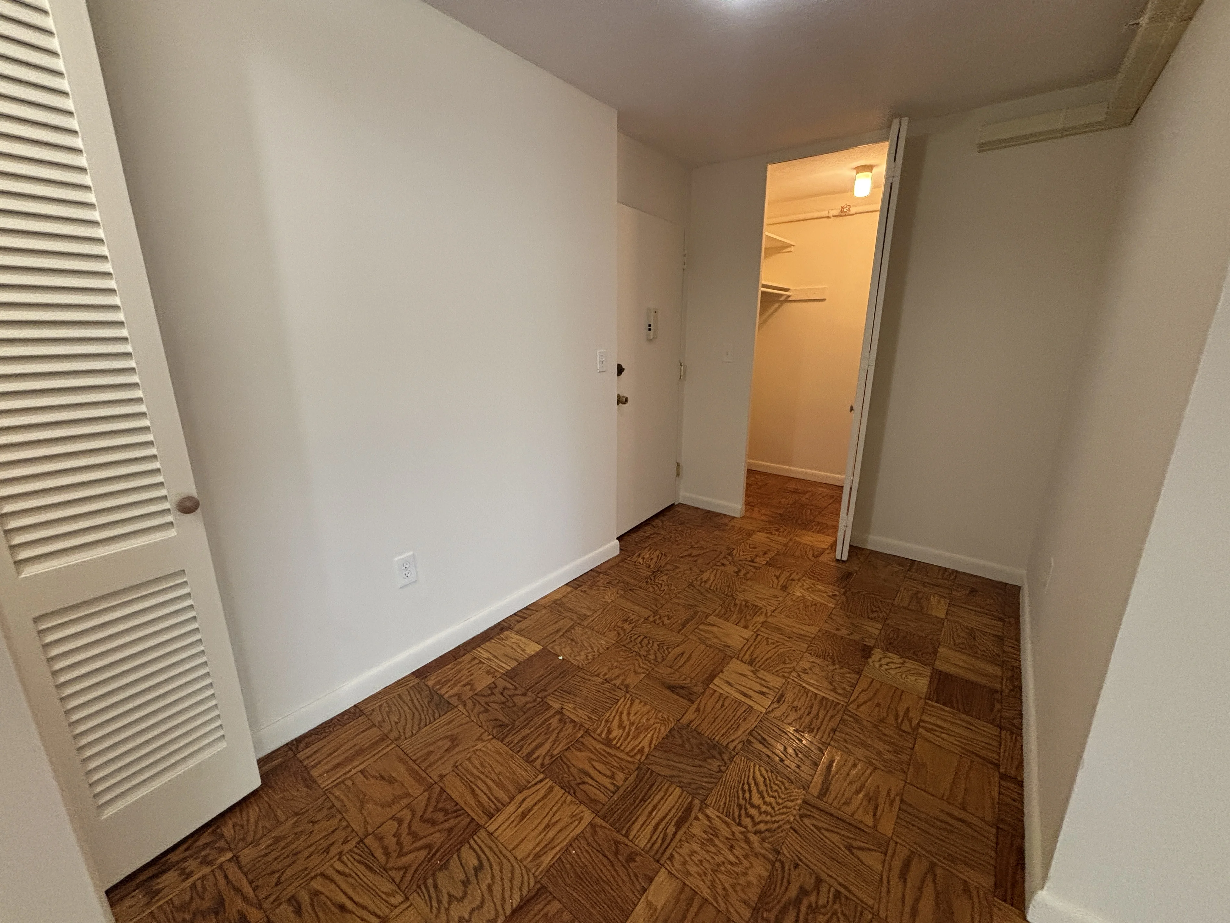 101 Monmouth St, Longwood