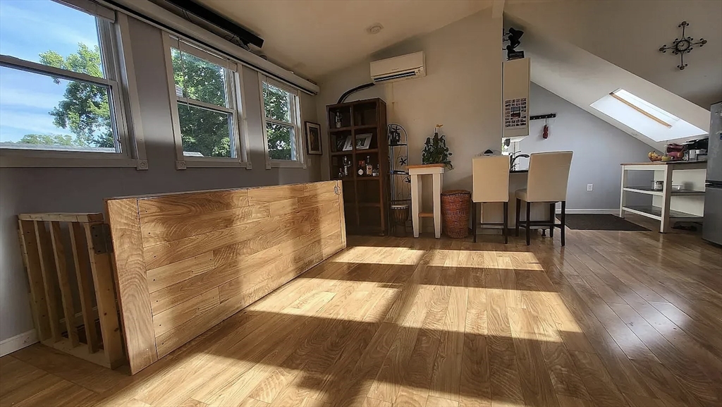 22 Hingham St, Cambridgeport