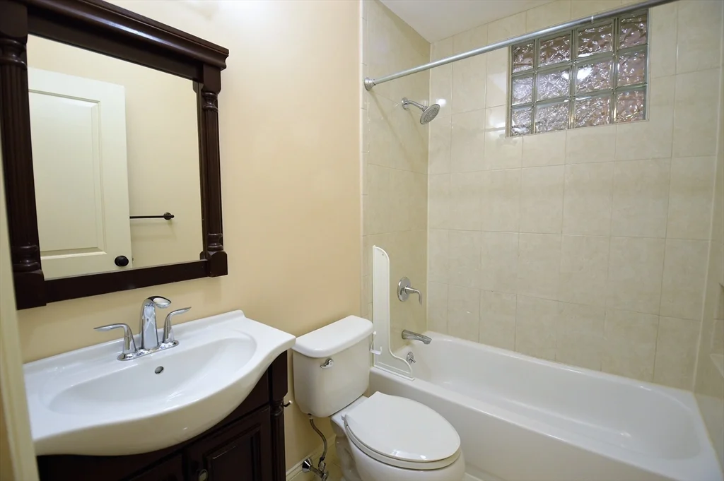 35 Saint Paul St, Coolidge Corner