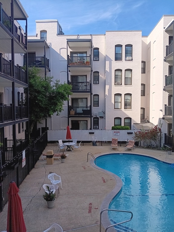 4 Commonwealth Ct, Brighton