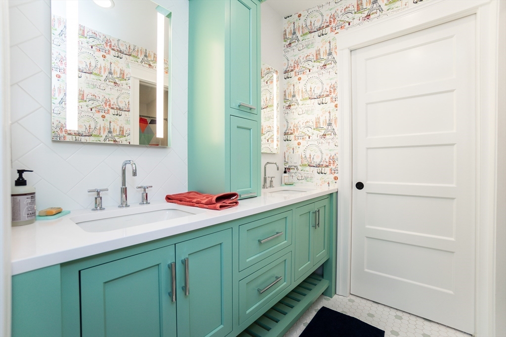 452 W 4th, South Boston