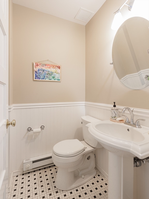 13 Oxford Ave, Belmont