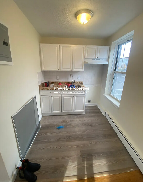 172 North Beacon St, Brighton