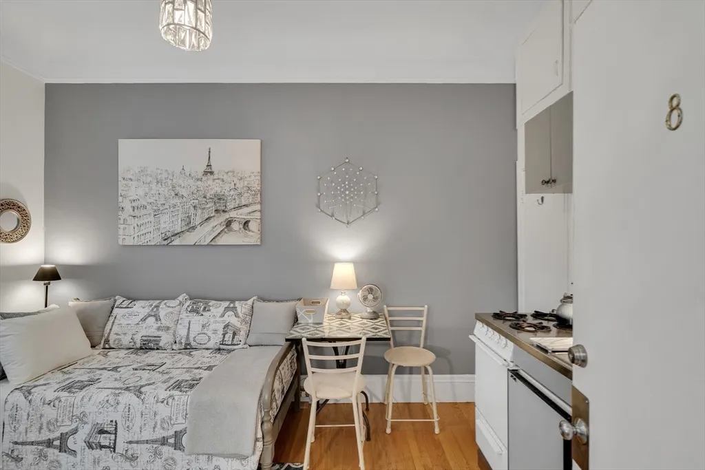 290 Commonwealth Ave, Back Bay