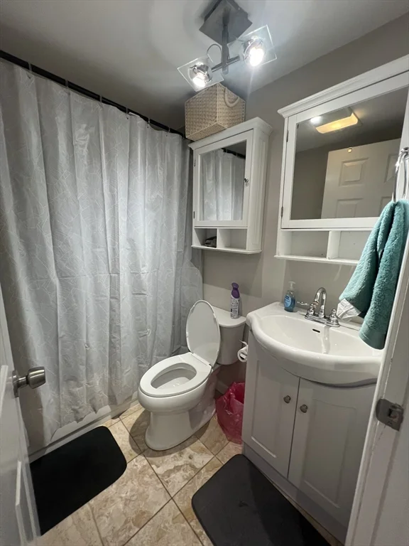 390 Riverway, Mission Hill