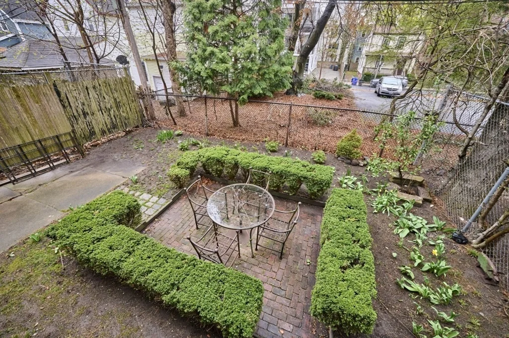 14 Haverford St, Jamaica Plain
