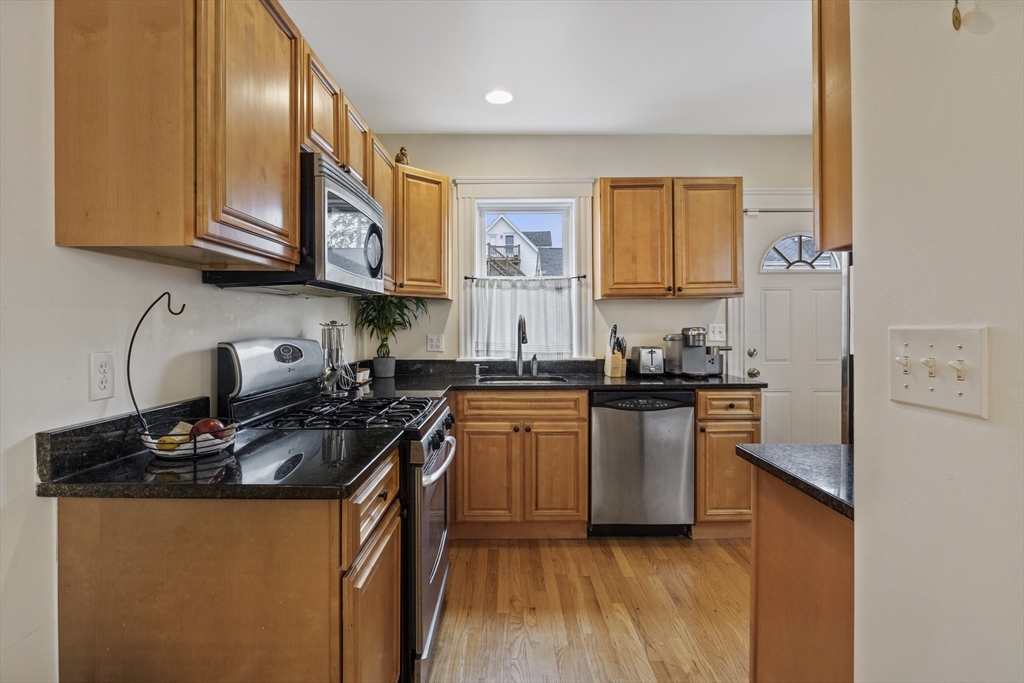 9-11 Clifford St, Hyde Park