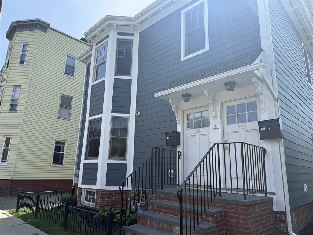 133 Putnam Ave, Riverside