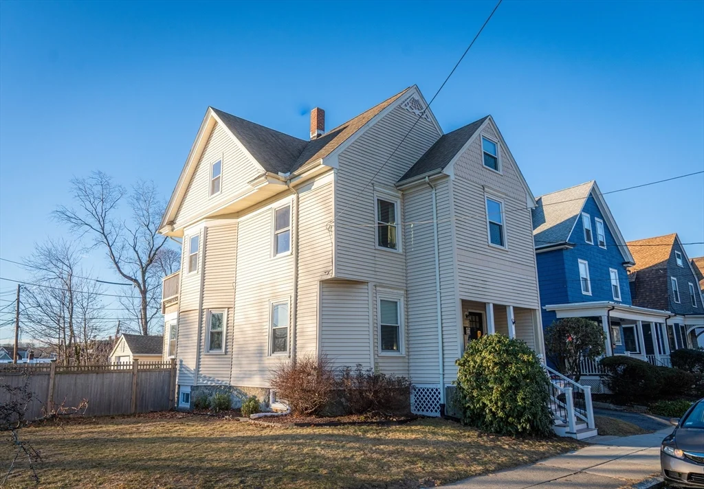 4 Tyndale St, Roslindale