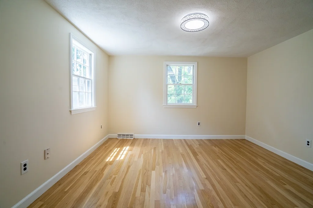 10 Colburn St, Waltham