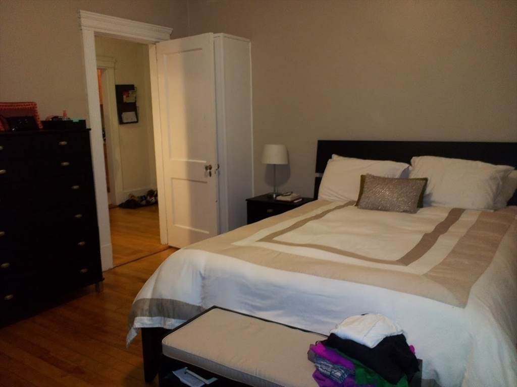 12 Royce Rd, Brighton