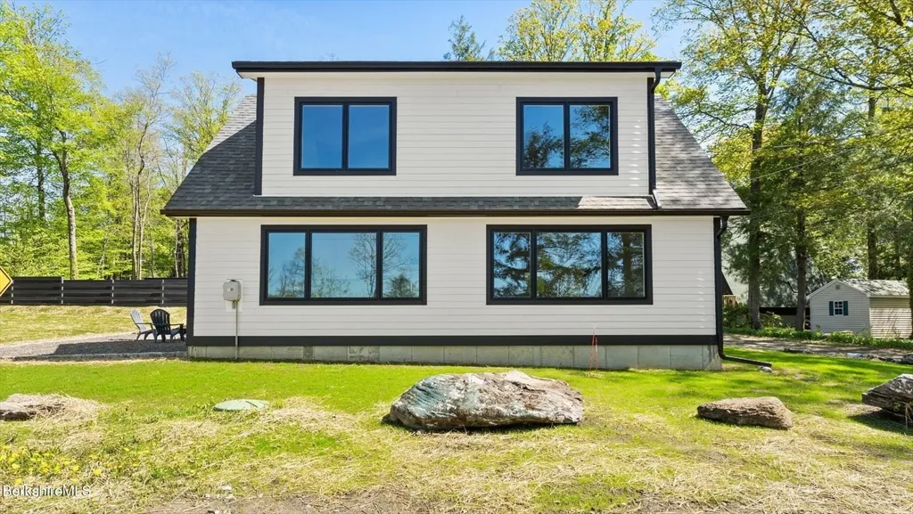 29 Chestnut Rd, Richmond