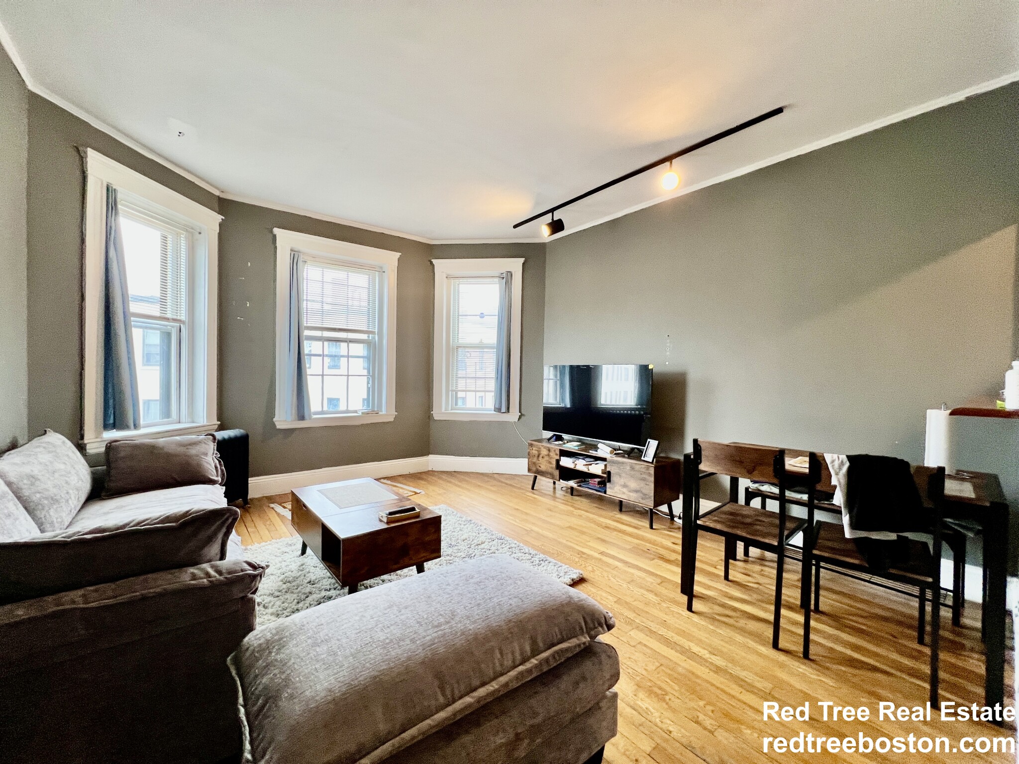 1572 Commonwealth Ave, Brighton