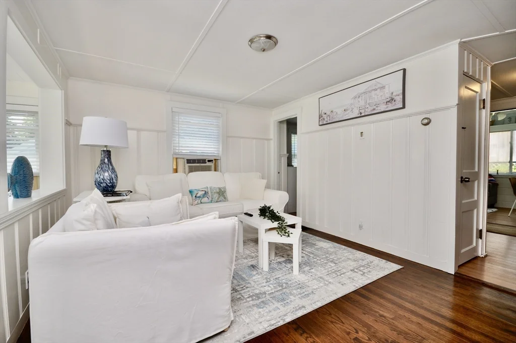 28 Cochituate Rd, Priscilla Beach