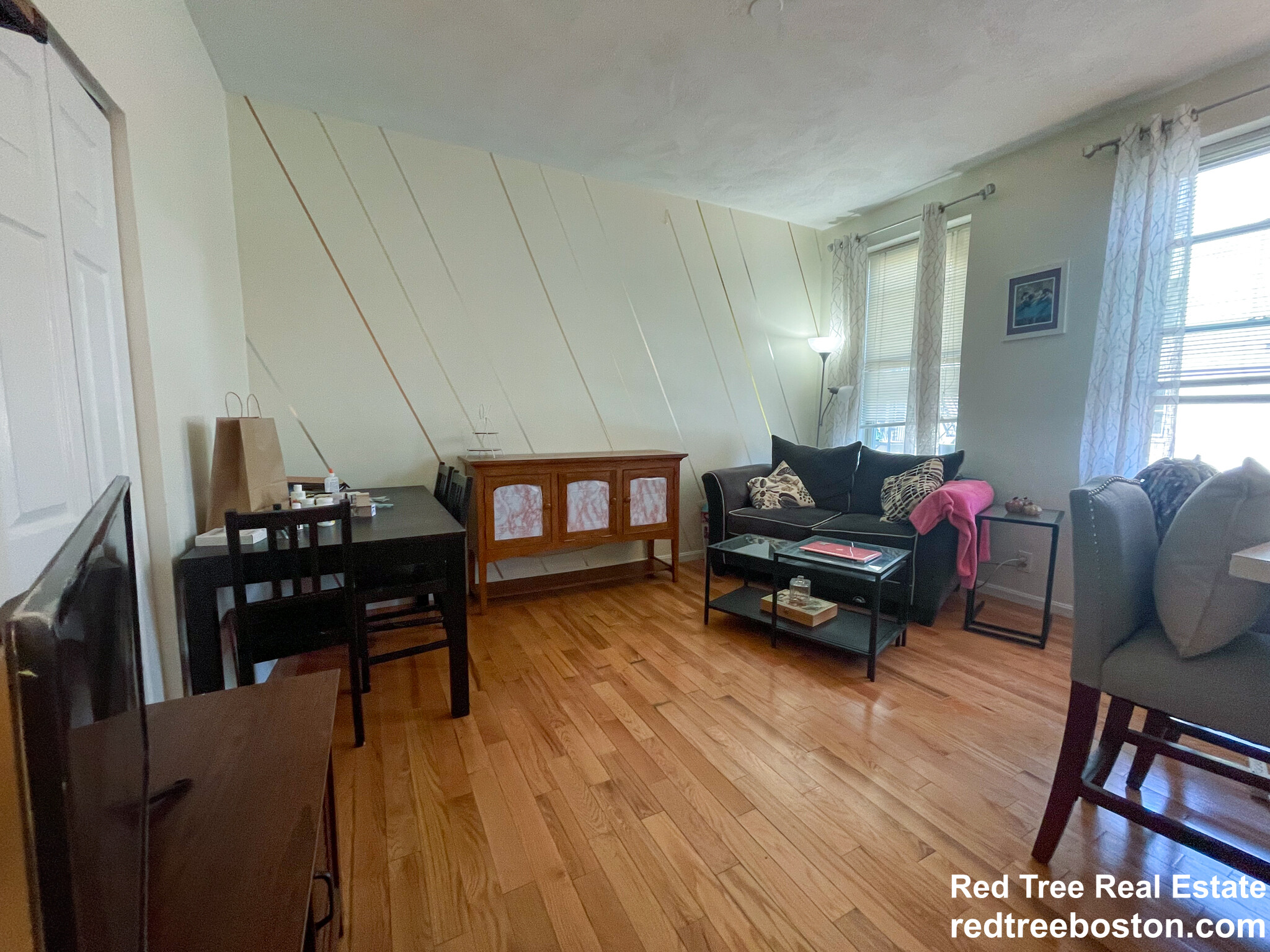 1423 Commonwealth Ave, Brighton