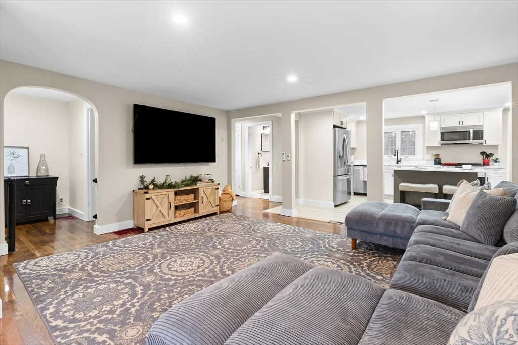 123 Pond St, Georgetown