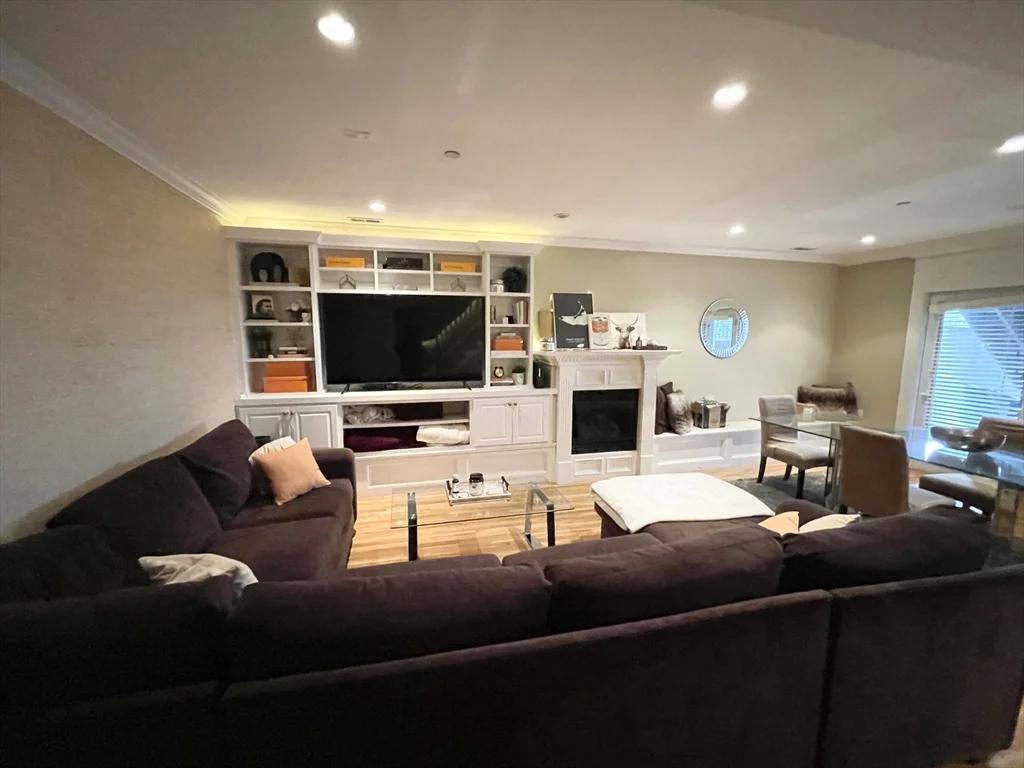 27-29 Telegraph, South Boston