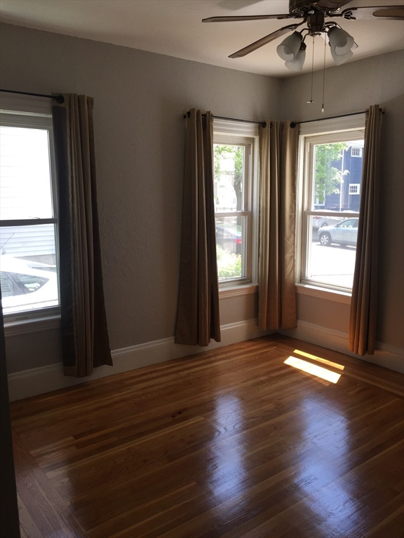 65 Edward St, Medford