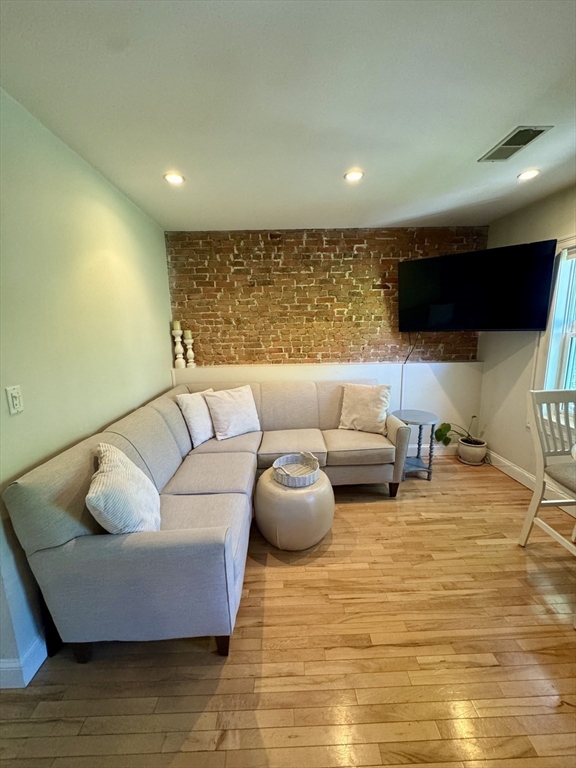 762 E 6th St, South Boston