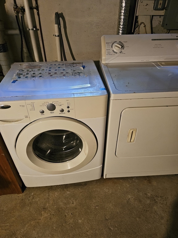 663 Hammond St, Chestnut Hill