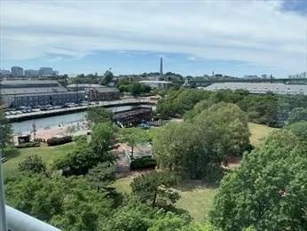 197 8th, Charlestown