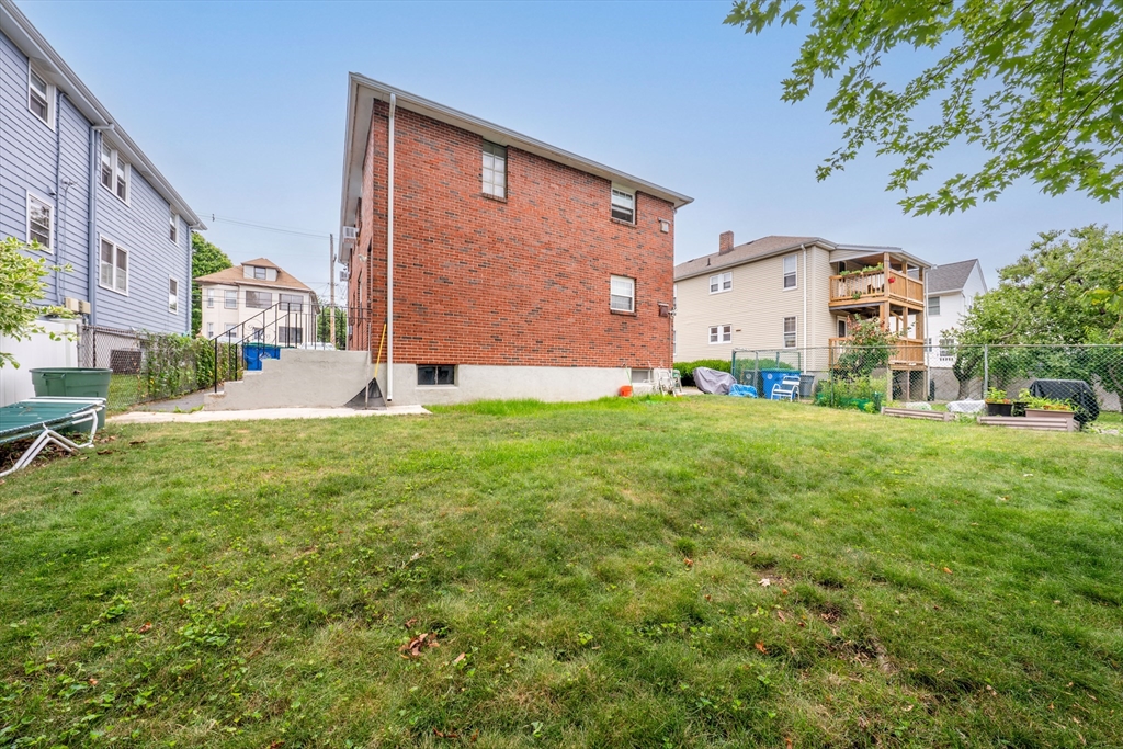 35 Hamilton Rd, Belmont