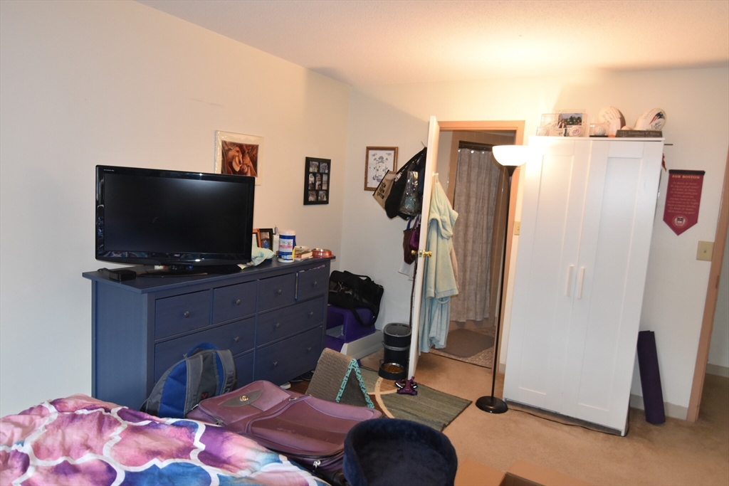 80 Pleasant St, North Brookline