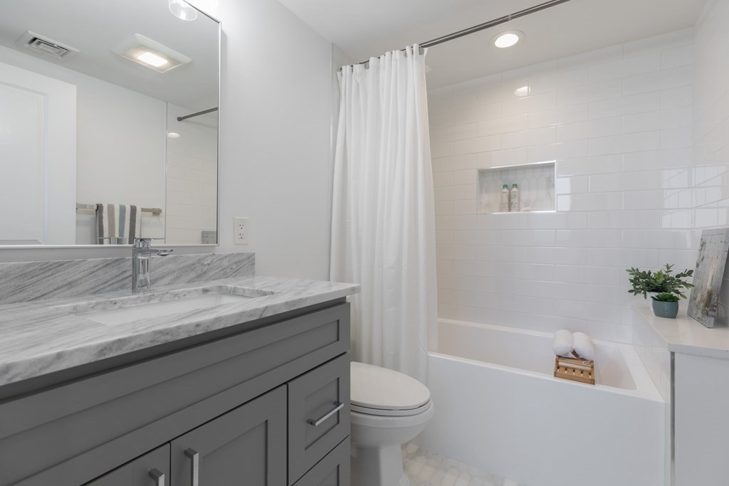 331 Chelsea St, East Boston