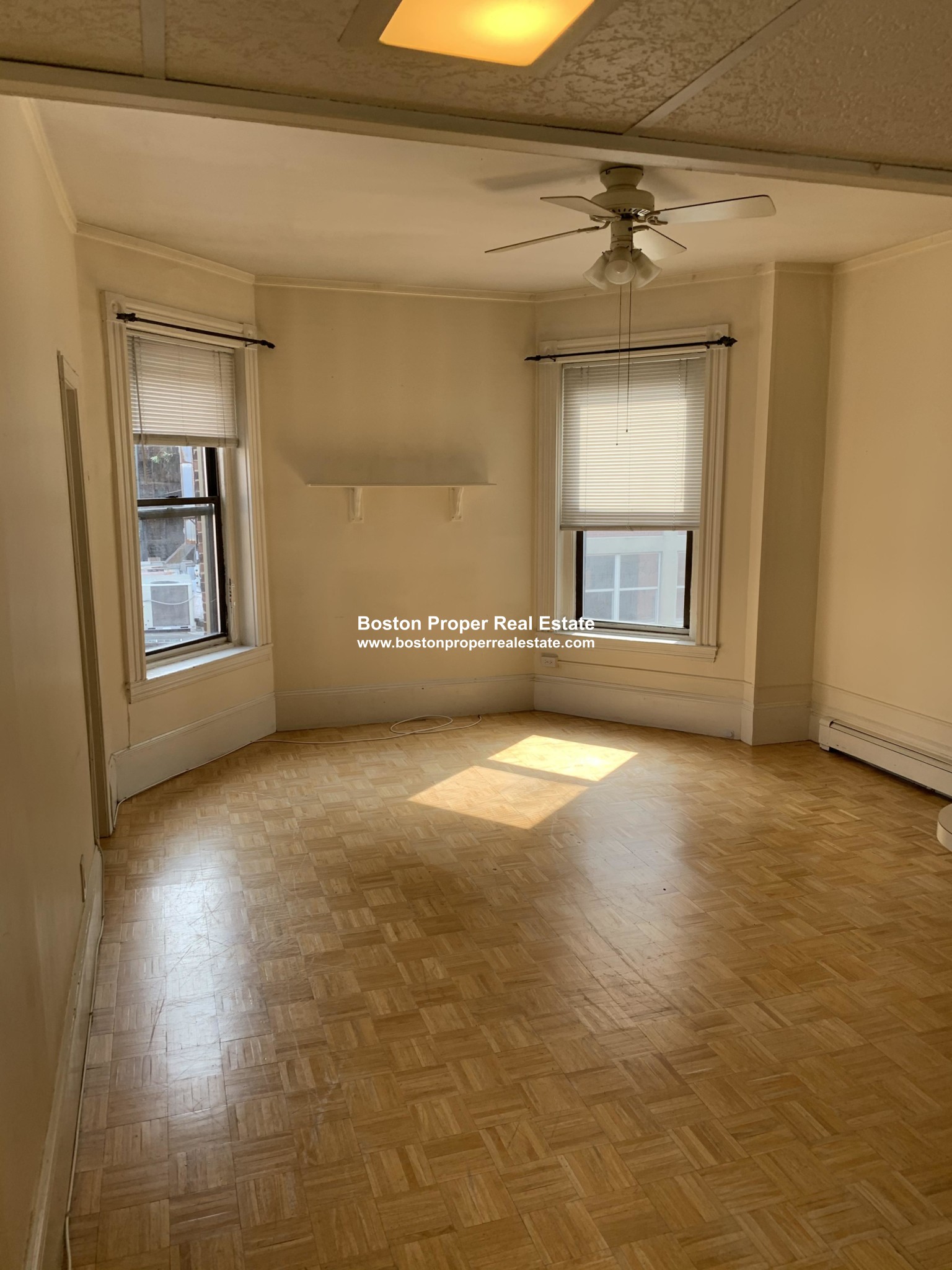 290 Newbury St, Back Bay