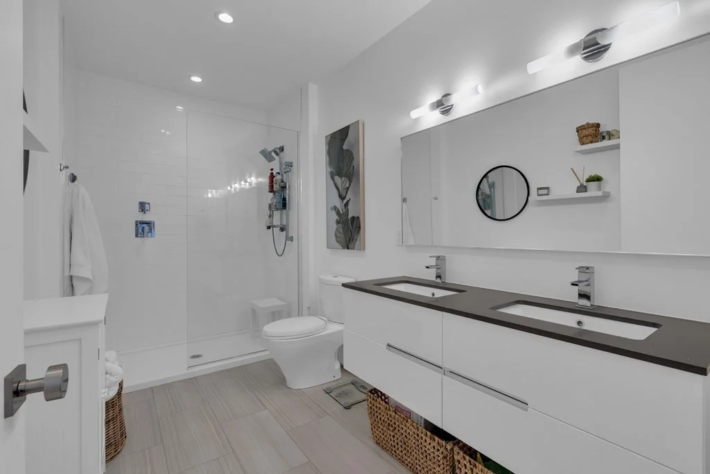 537 E 1st St, South Boston