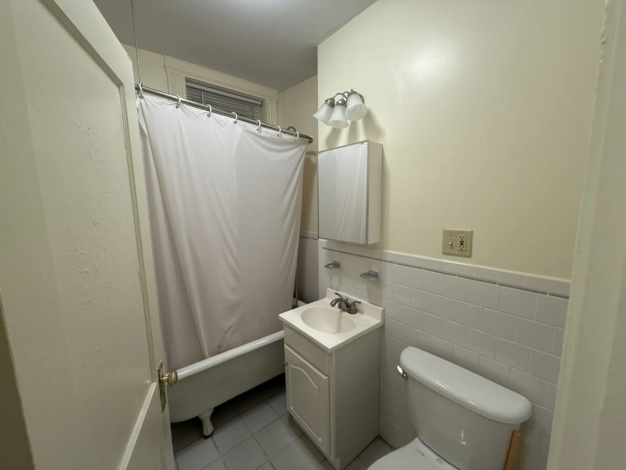 28 Queensberry St, Fenway