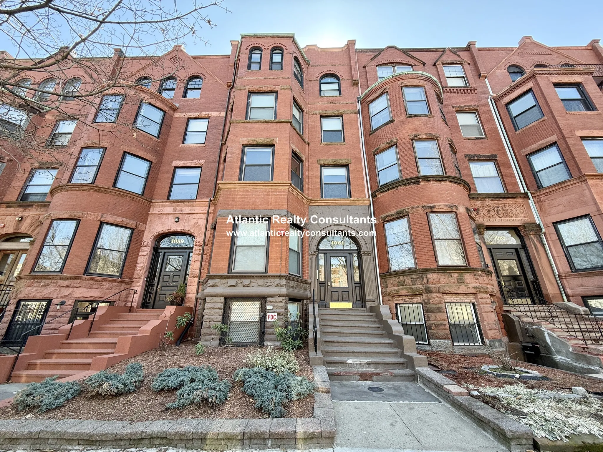 1061 Beacon St, Longwood