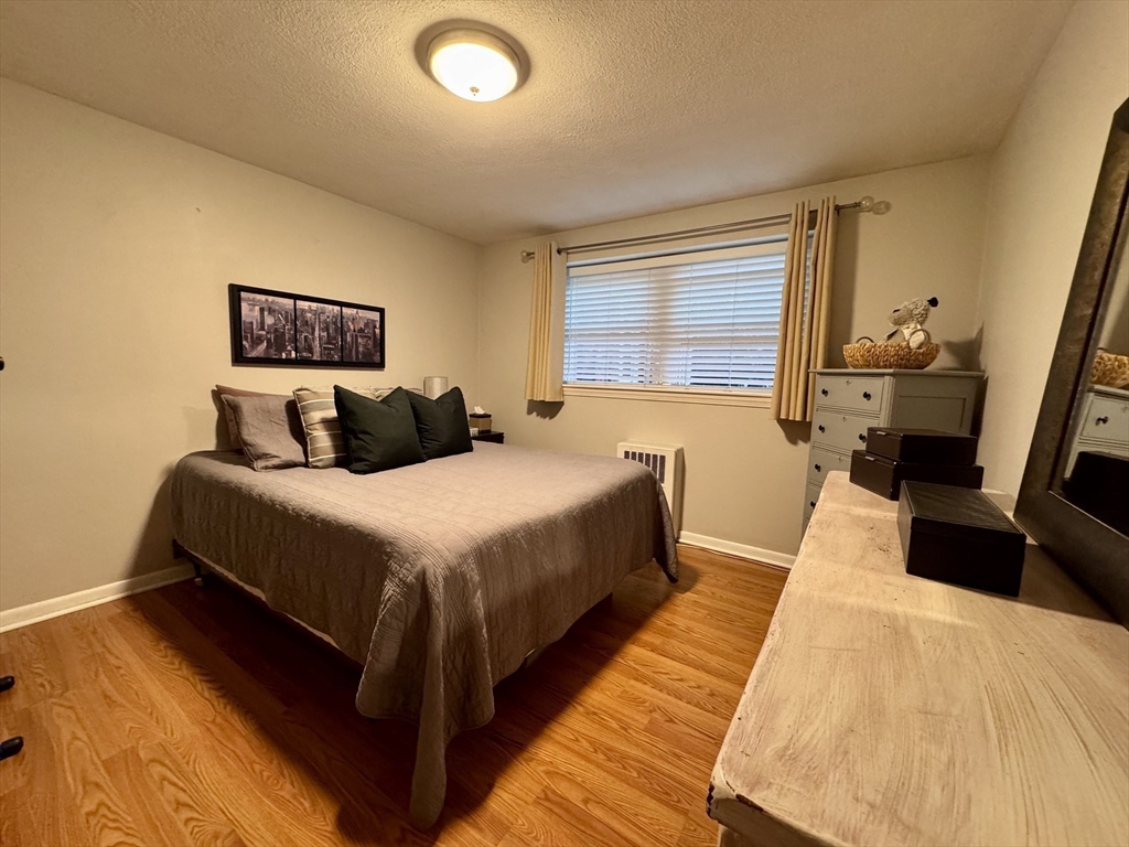 239 Main St, Reading