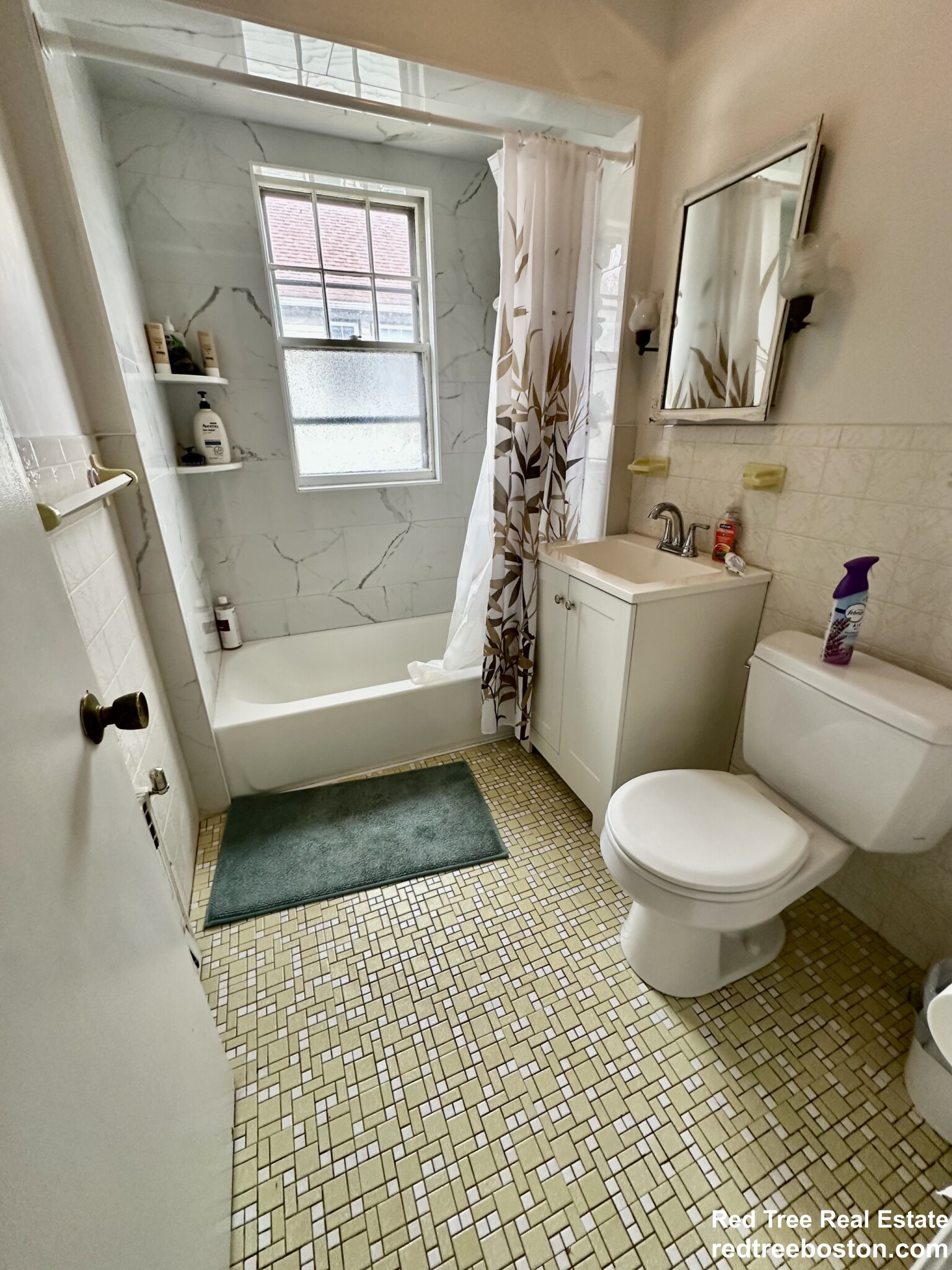 102 Bennett St, Oak Square