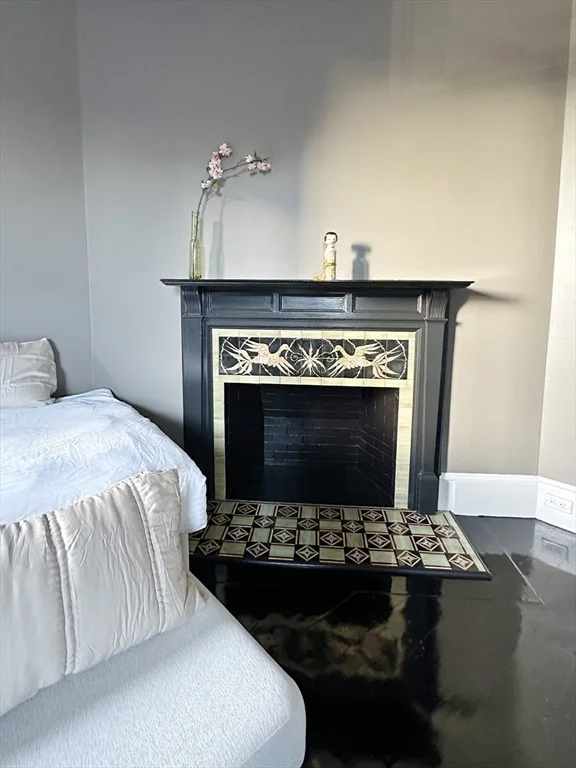 17 Gloucester St, Back Bay