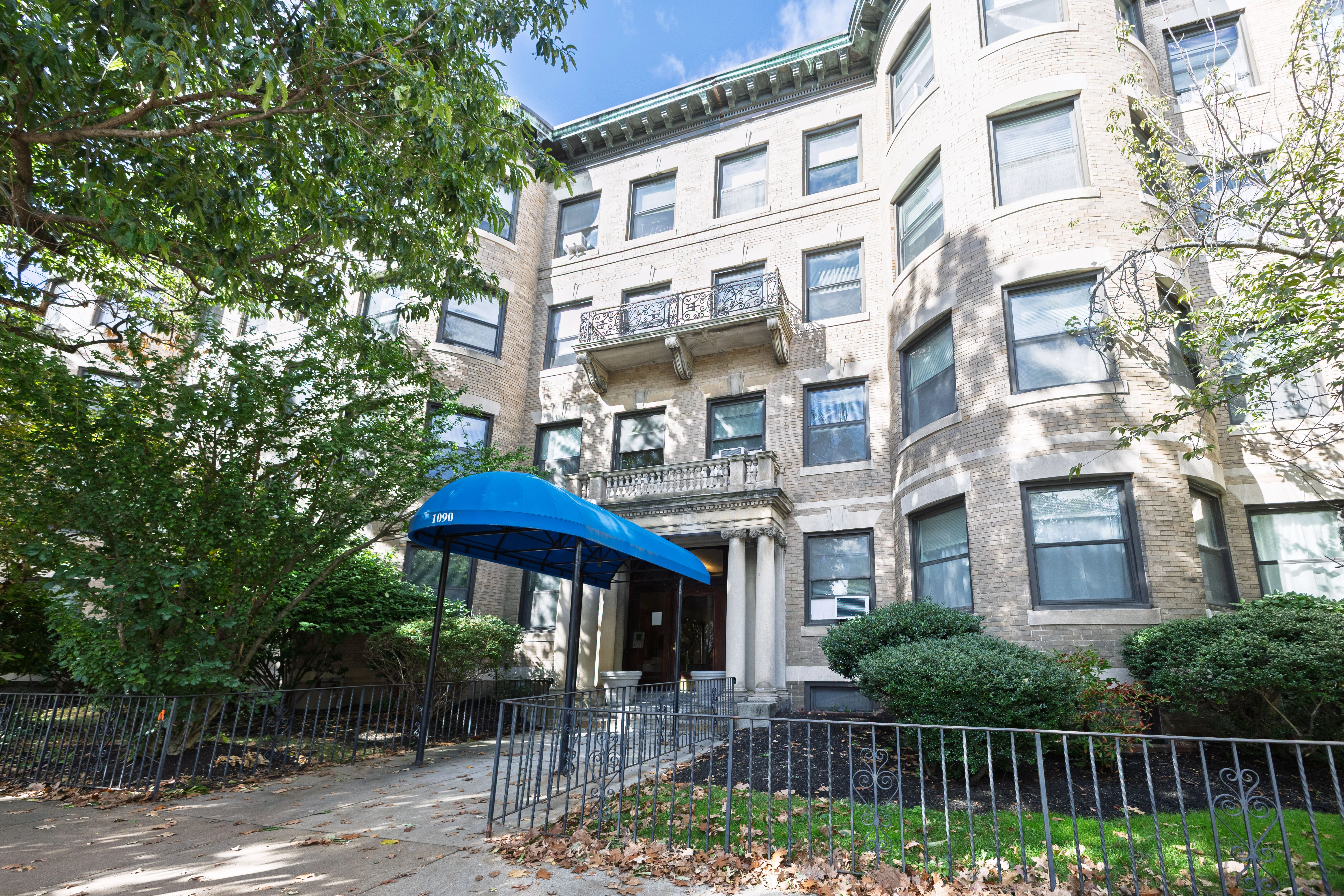 1090 Beacon St, Brookline