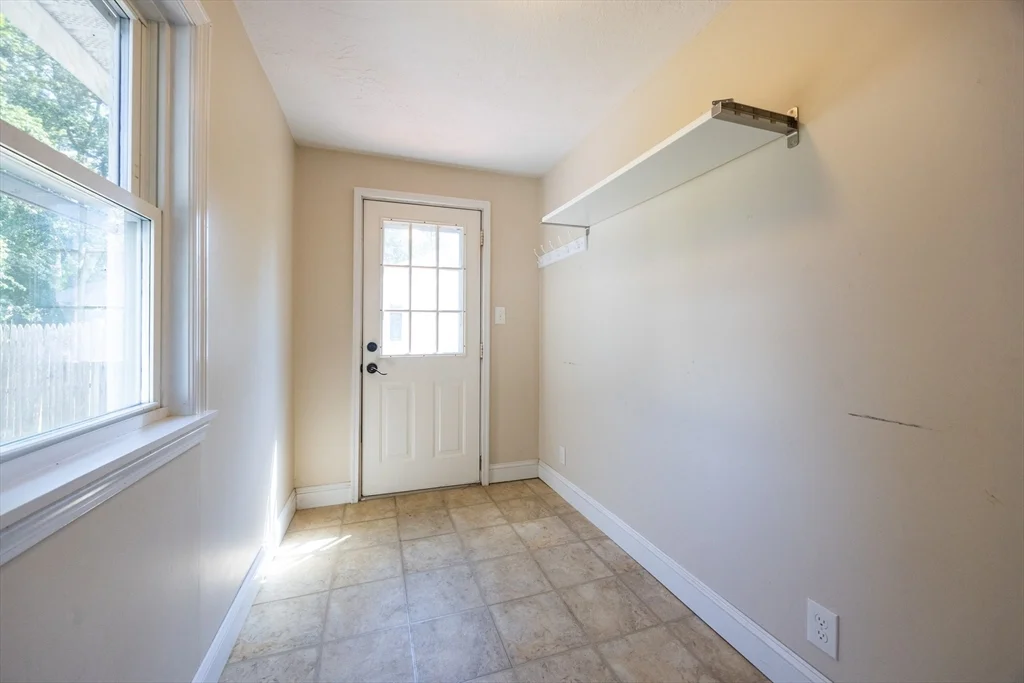 22 Suffolk Rd, Sharon