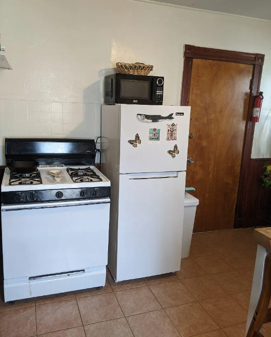 21 Endicott Ave, West Somerville