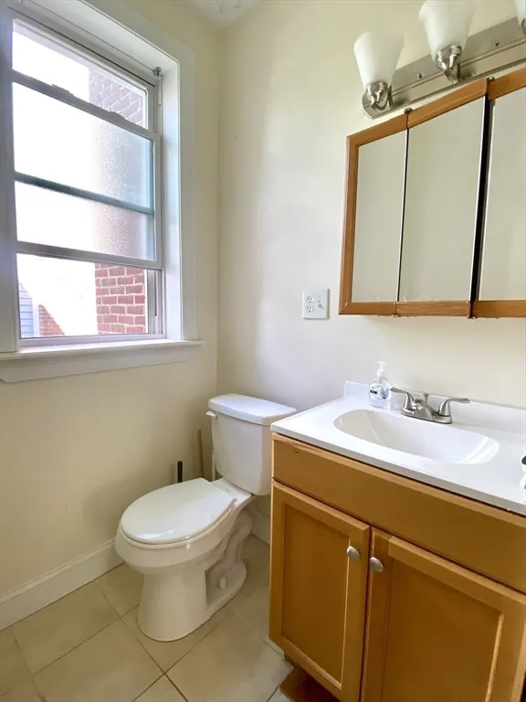 144 Coolidge St, North Brookline