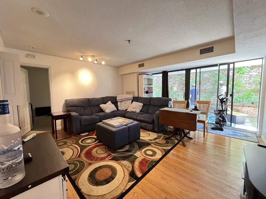 147 Kelton St, Allston