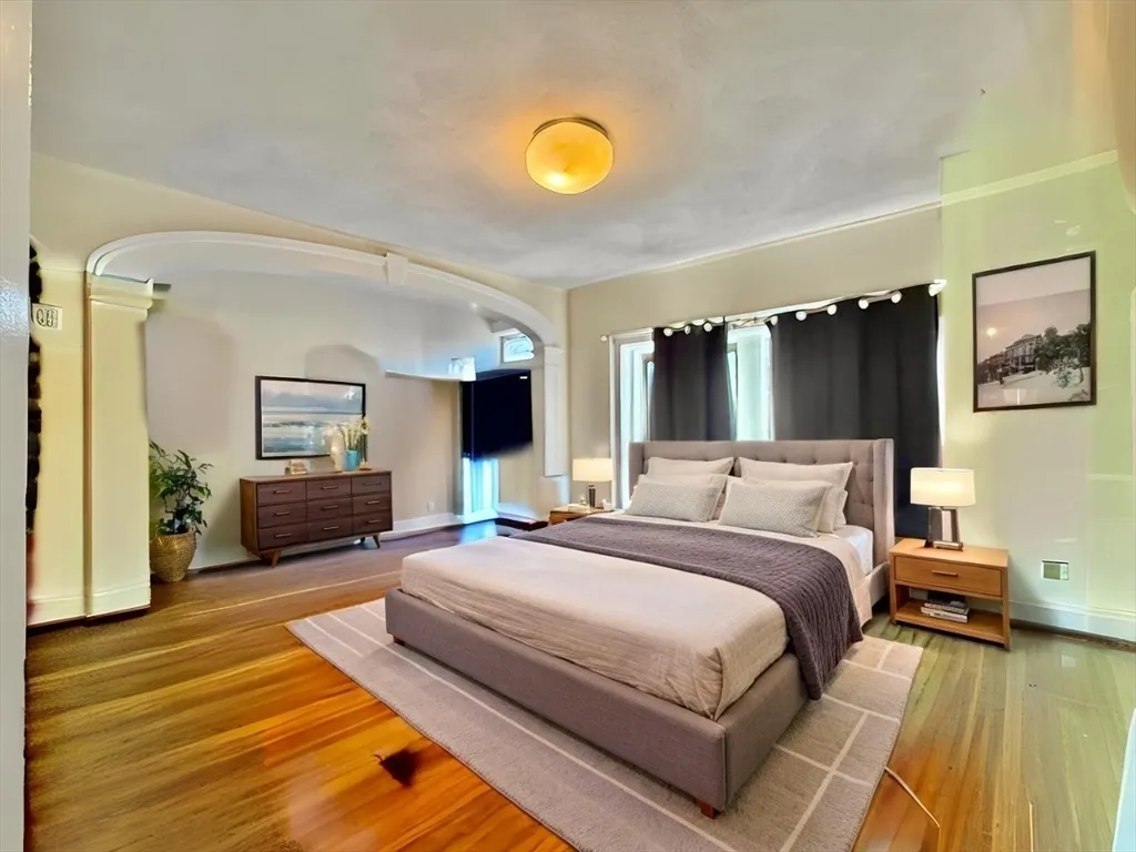 1466 Commonwealth Ave, Brighton