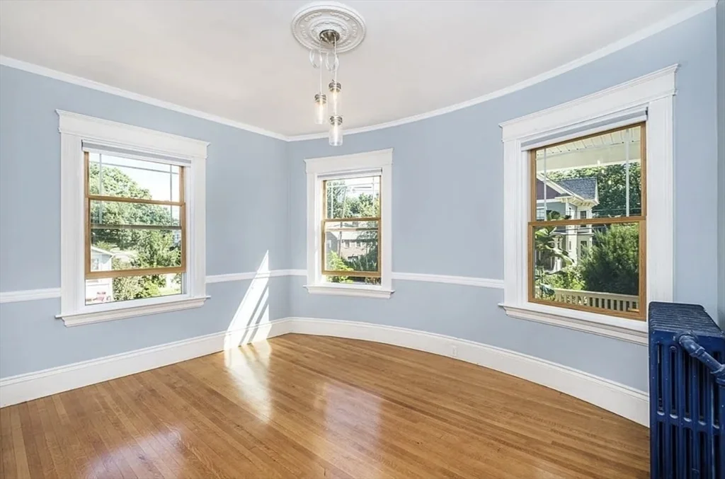 161 Walnut St, Newtonville