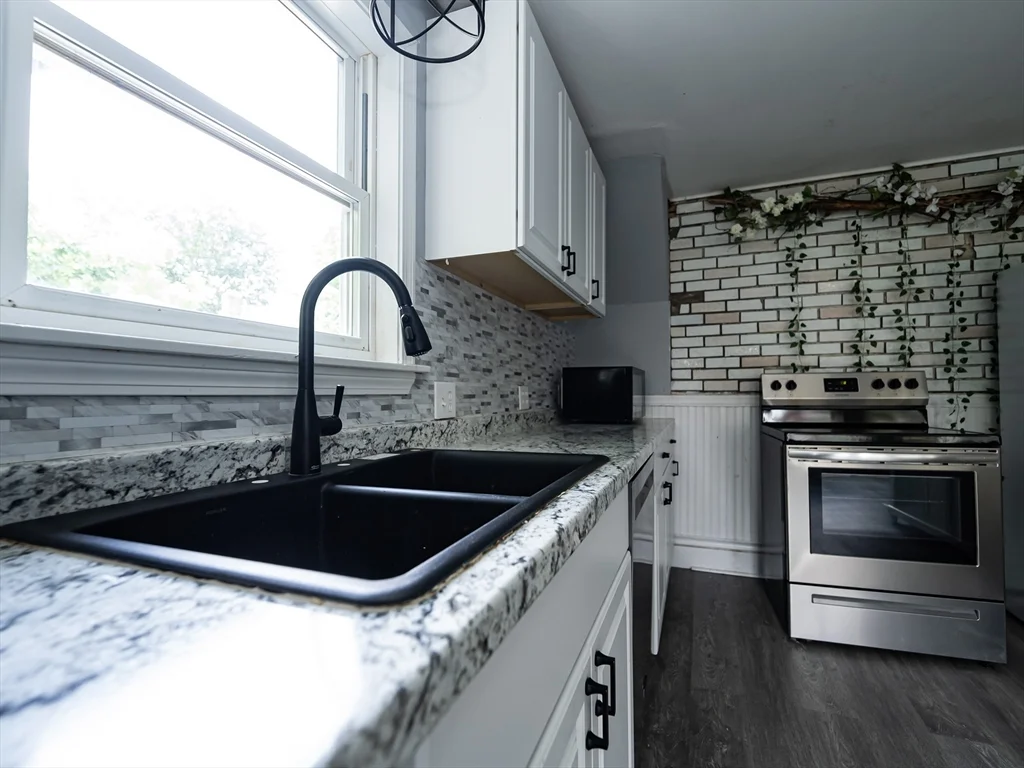 159 Hamilton St, Southbridge