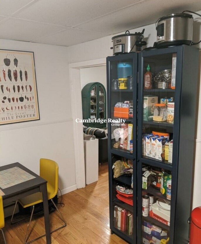 27 Pinckney St, East Somerville