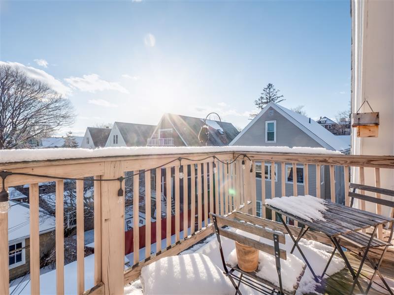 60 Powder House Boulevard, Tufts